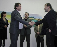 zobraz fotogalerii Slavnostní předání obrazu za podporu při uspo - 